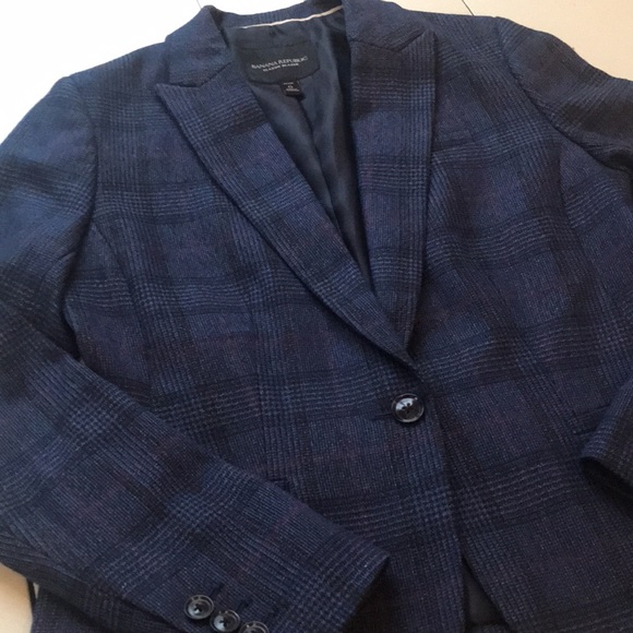 Banana Republic Plaid Blazer - Picture 7 of 12